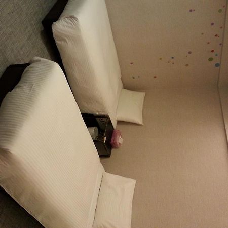 Holiday Fun Hostel Taipeh Exterior foto