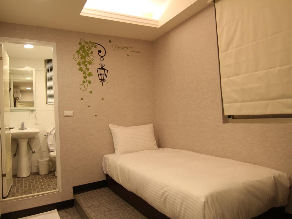 Holiday Fun Hostel Taipeh Exterior foto