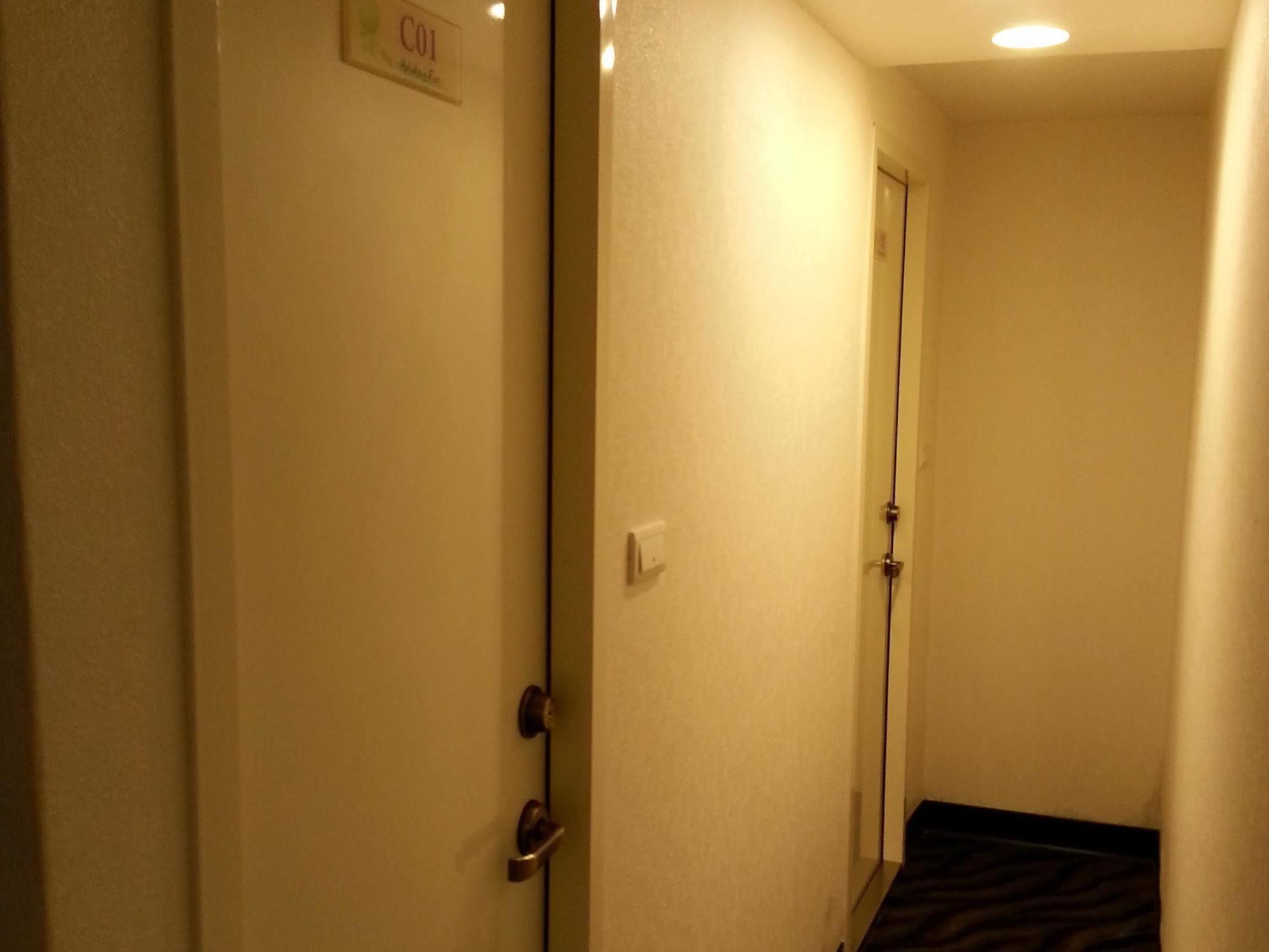Holiday Fun Hostel Taipeh Exterior foto